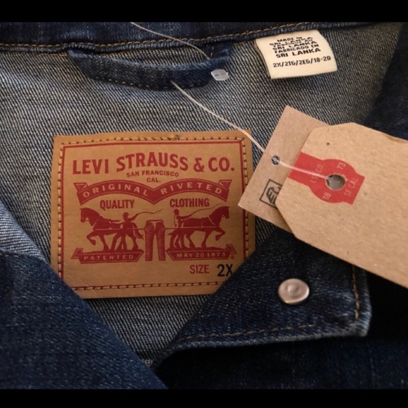 Cropped denim jacket (NWT) - Picture 2 of 4